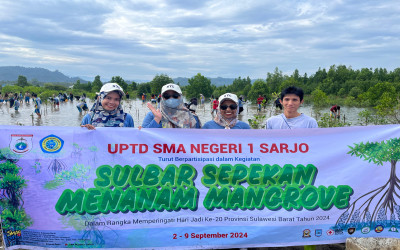 SMA Negeri 1 Sarjo Sukses Laksanakan Penanaman 600 Bibit Mangrove dalam